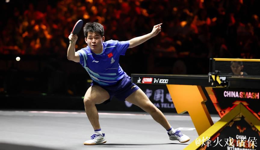 WTT多哈冠军赛｜“国乒内战”艰难战胜梁靖崑，林诗栋带伤挺进男单四强